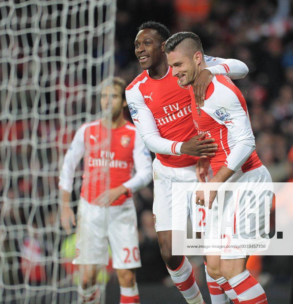 Aktuell Fußball, England, Premier League, FC Arsenal - Newcastle United Arsenal v Newcastle 13.12.2014. Pic Darren Jack. Olivier Giroud and Danny Welbeck (Arsenal) celebrate goal 1-0 Â