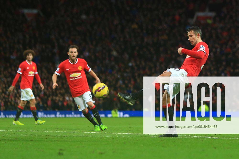 Robin van Persie of Manchester United ManU sees a late chance tipped over the bar - Manchester United vs. Liverpool - Barclay s Premier League - Old Trafford - Manchester - 14 12 2014 Pic Philip Oldham Sportimage .