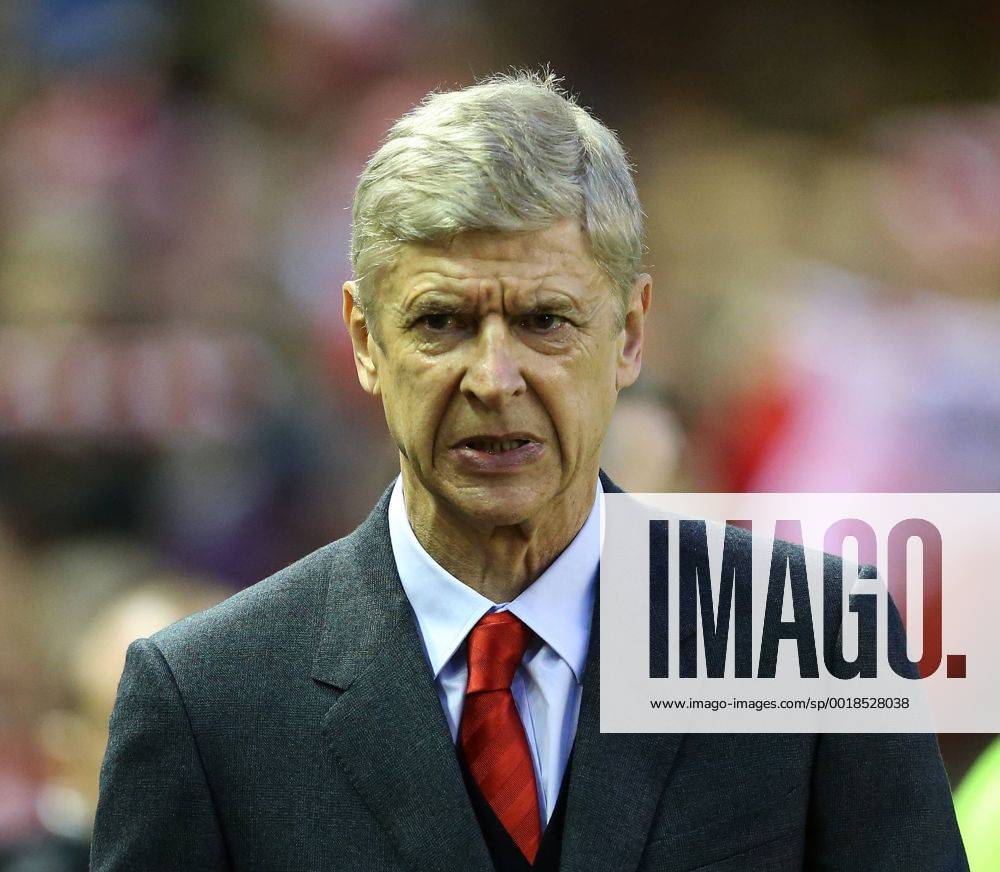 Arsenal s Arsene Wenger looks on Barclays Premier League - Liverpool vs Arsenal - Anfield - England - 21st December 2014 - Picture David Klein Sportimage .