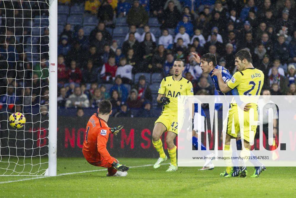 Leicester, England. Premier League. Leicester City versus Tottenham Hotspur. Leonardo Ulloa of Leicester City scores the equalising goal. Kirkpatrickx ActionPlus11584942