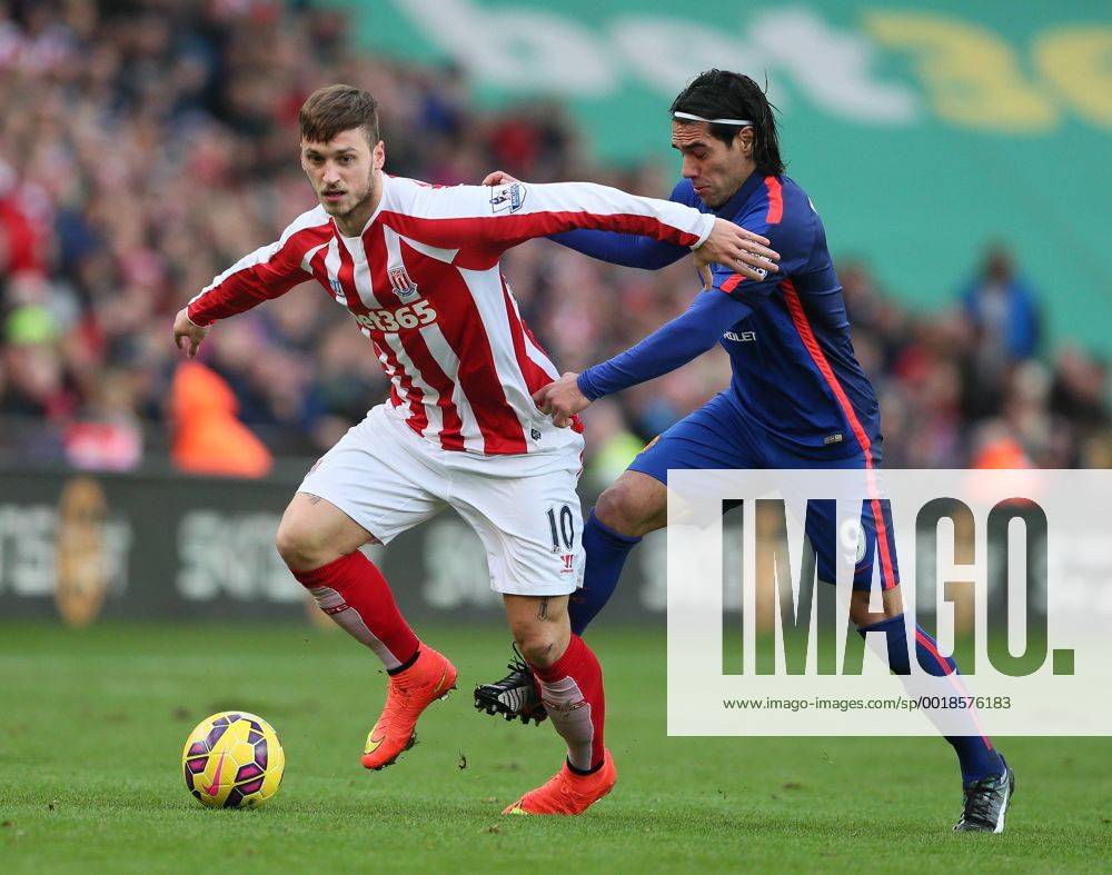 Aktuell Fußball, England, Premier League, Stoke City - Manchester United Marko Arnautovic of Stoke City and Radamel Falcao of Manchester United ManU - Barclays Premier League - Stoke City vs Manchester Utd - Stoke - England - 1st January 2015 - Picture Simon Bellis Sportimage .