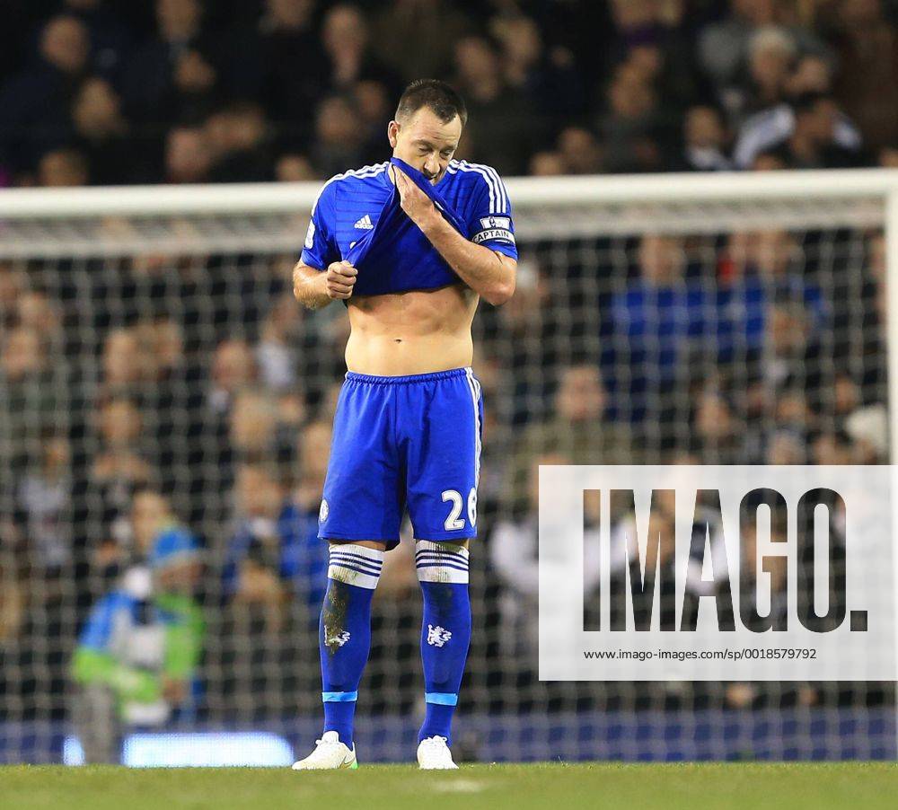 Chelsea s John Terry looks on dejected after going 3-1 down Barclays Premier League - Tottenham Hotspur vs Chelsea - White Hart Lane - England - 1st January 2015 - Picture David Klein Sportimage .