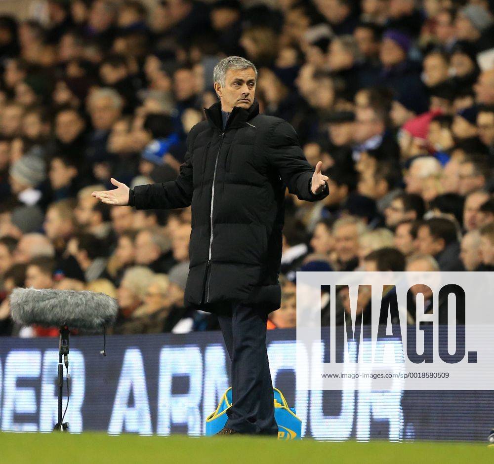 Chelsea s Jose Mourinho looks on dejected Barclays Premier League - Tottenham Hotspur vs Chelsea - White Hart Lane - England - 1st January 2015 - Picture David Klein Sportimage .