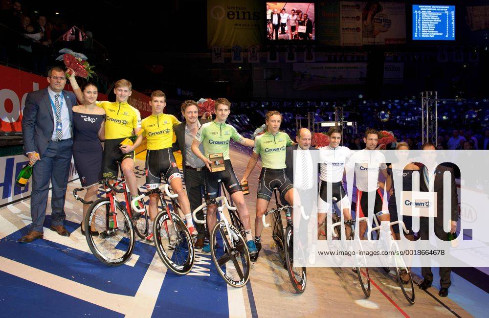 GER, Sixdays Bremen 12.01.2015, ÖVB Arena, Bremen, GER, Sixdays Bremen, im Bild Siegerehrung UIV-Cup: 1. Platz Simon Bigum Elias Helleskov Busk ( 4), 2. Platz Mathias Lindberg Denis Rugovac ( 7), 3. Platz Stefan Schneider Pascal Dieterich ( 8) nphxFrisch