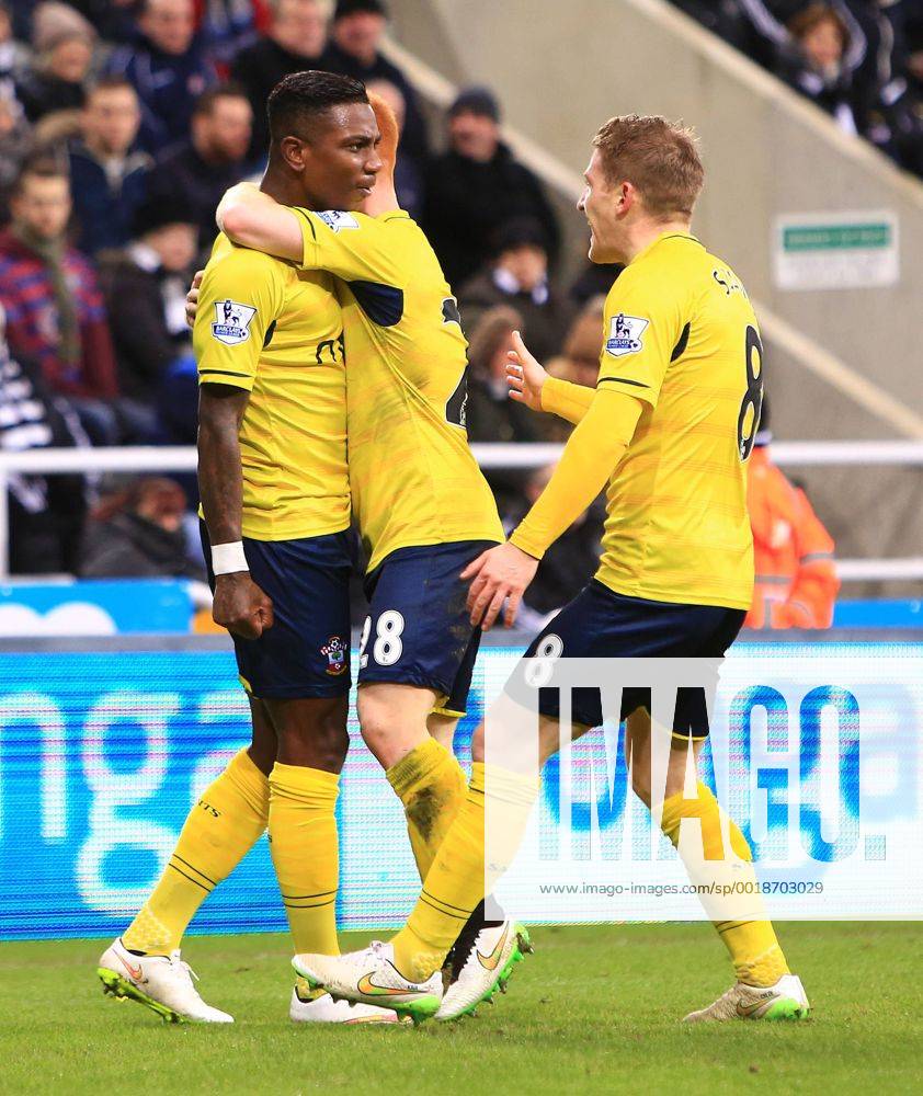 Southampton s Eljero Elia celebrates his winning goal - Newcastle United vs. Southampton - Barclay s Premier League - St James Park - Newcastle - 17 01 2015 Pic Philip Oldham Sportimage .