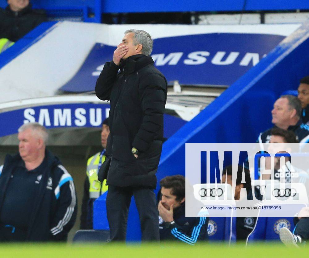 Chelsea s Jose Mourinho looks on dejected FA Cup Fourth Round - Chelsea vs Bradford City - Stamford Bridge - England - 24th January 2015 - Picture David Klein Sportimage .