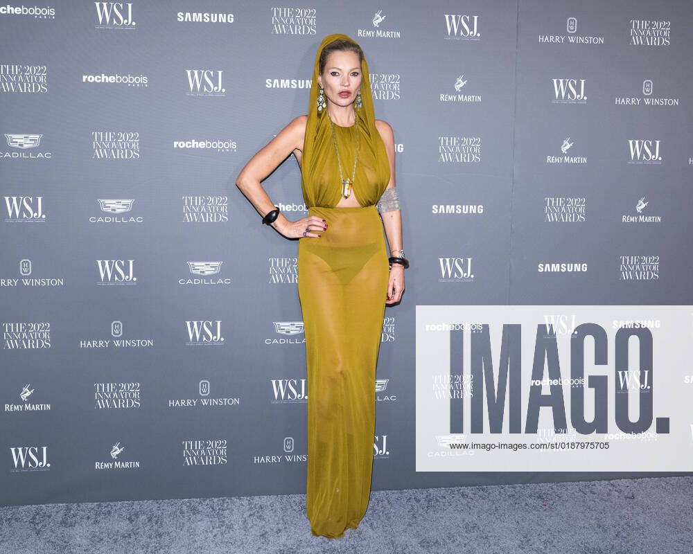 Kate Moss arrives on the red carpet for the WSJ. Magazine Innovator Awards 2022 at the Museum of Modern Art in New York, NY, on Wednesday, November 2, 2022. 1 NYP20221102502 GabrielexHoltermann