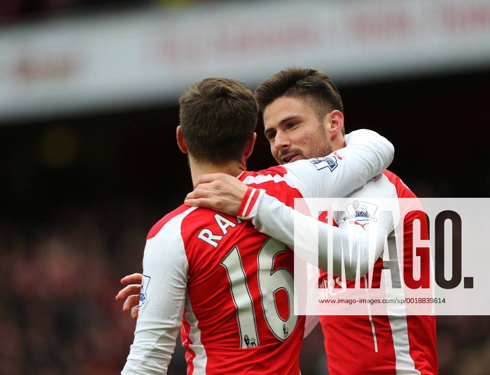 Aktuell Fußball, England, Premier League, FC Arsenal - Aston Villa Arsenal s Olivier Giroud celebrates scoring his sides opening goal Barclays Premier League - Arsenal vs Aston Villa - Emirates Stadium - England - 1st February 2015 - Picture David Klein Sportimage .