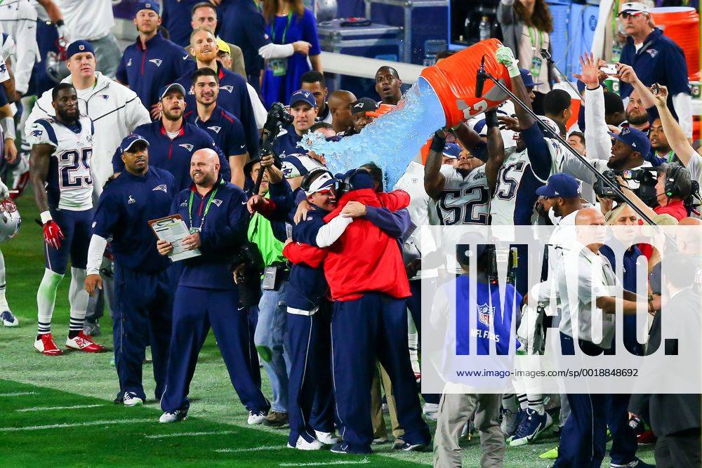 01 FEB 2015: New England Patriots Head coach Bill Belichick gets a gatorade bath after the New England Patriots defeat the Seattle Seahawks 28-24 in Super Bowl XLIX at University of Phoenix Stadium in Glendale Arizona. NFL American Football Herren USA FEB 01 Super Bowl XLIX - Patriots v Seahawks Icon020115045