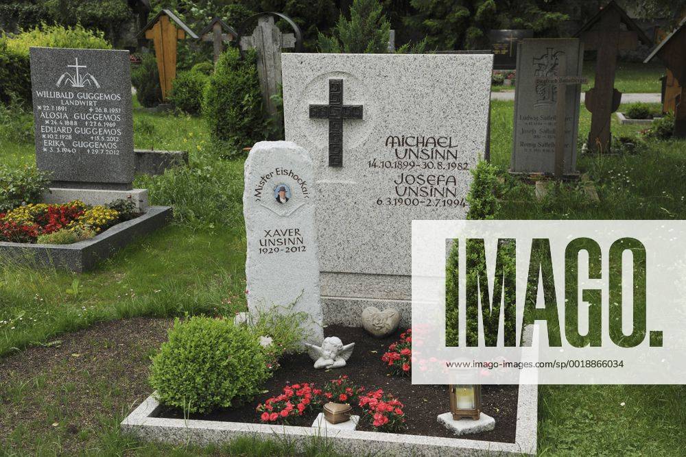 GRAB VON XAVER UNSINN AUF DEM WALDFRIEDHOF IN FUESSEN