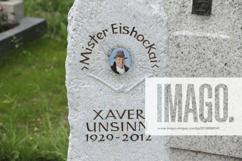GRAB VON XAVER UNSINN AUF DEM WALDFRIEDHOF IN FUESSEN