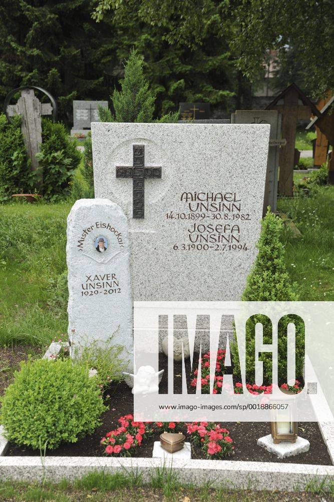 GRAB VON XAVER UNSINN AUF DEM WALDFRIEDHOF IN FUESSEN