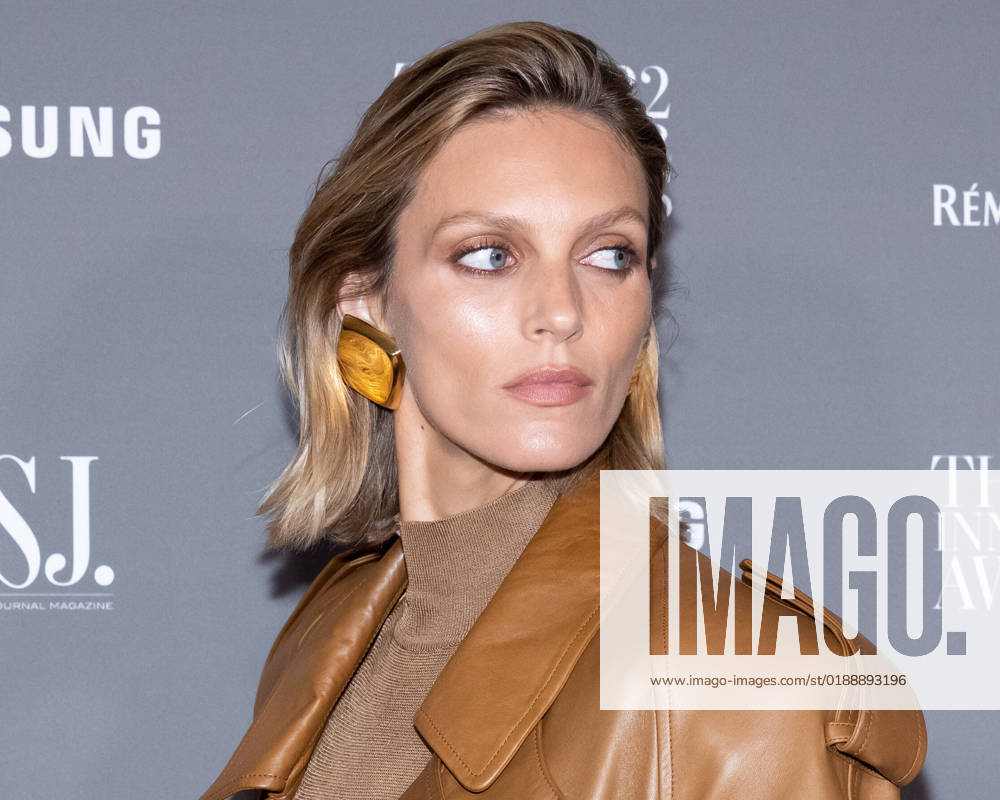 Anja Rubik arrives on the red carpet for the WSJ. Magazine Innovator Awards at the Museum of Modern Art in New York City on Wednesday, November 2, 2022. 1 NYP20221102539 GabrielexHoltermann