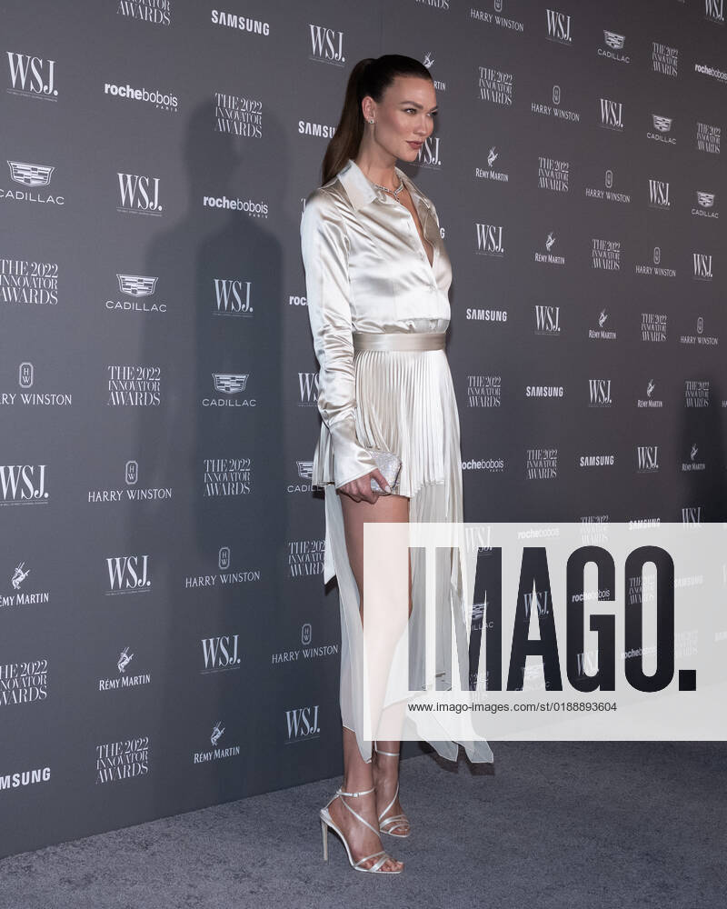 Karlie Kloss arrives on the red carpet for the WSJ. Magazine Innovator Awards at the Museum of Modern Art in New York City on Wednesday, November 2, 2022. 1 NYP20221102550 GabrielexHoltermann
