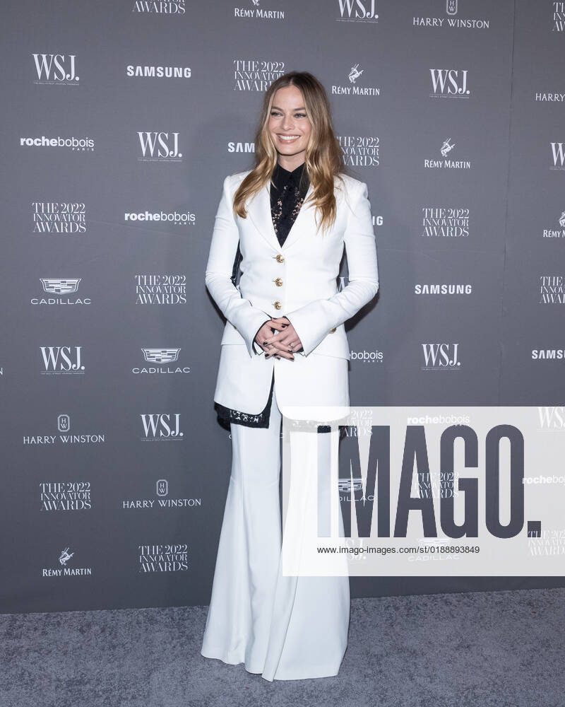Margot Robbie arrives on the red carpet for the WSJ. Magazine Innovator Awards at the Museum of Modern Art in New York City on Wednesday, November 2, 2022. 1 NYP20221102559 GabrielexHoltermann