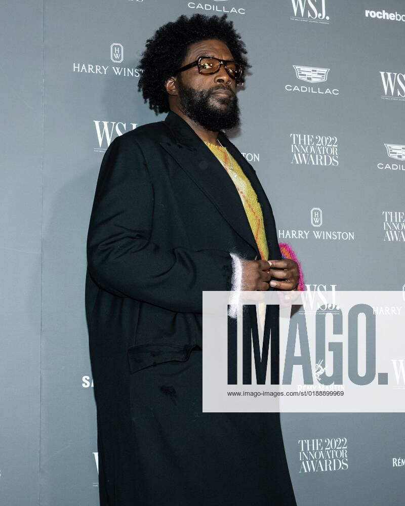 Questlove arrives on the red carpet for the WSJ. Magazine Innovator Awards at the Museum of Modern Art in New York City on Wednesday, November 2, 2022. 1 NYP20221102515 GabrielexHoltermann