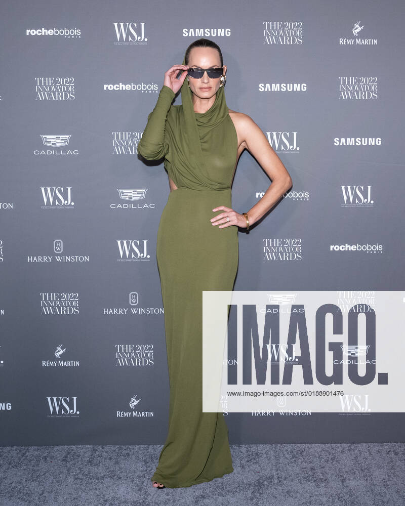 Amber Valletta arrives on the red carpet for the WSJ. Magazine Innovator Awards at the Museum of Modern Art in New York City on Wednesday, November 2, 2022. 1 NYP20221102542 GabrielexHoltermann