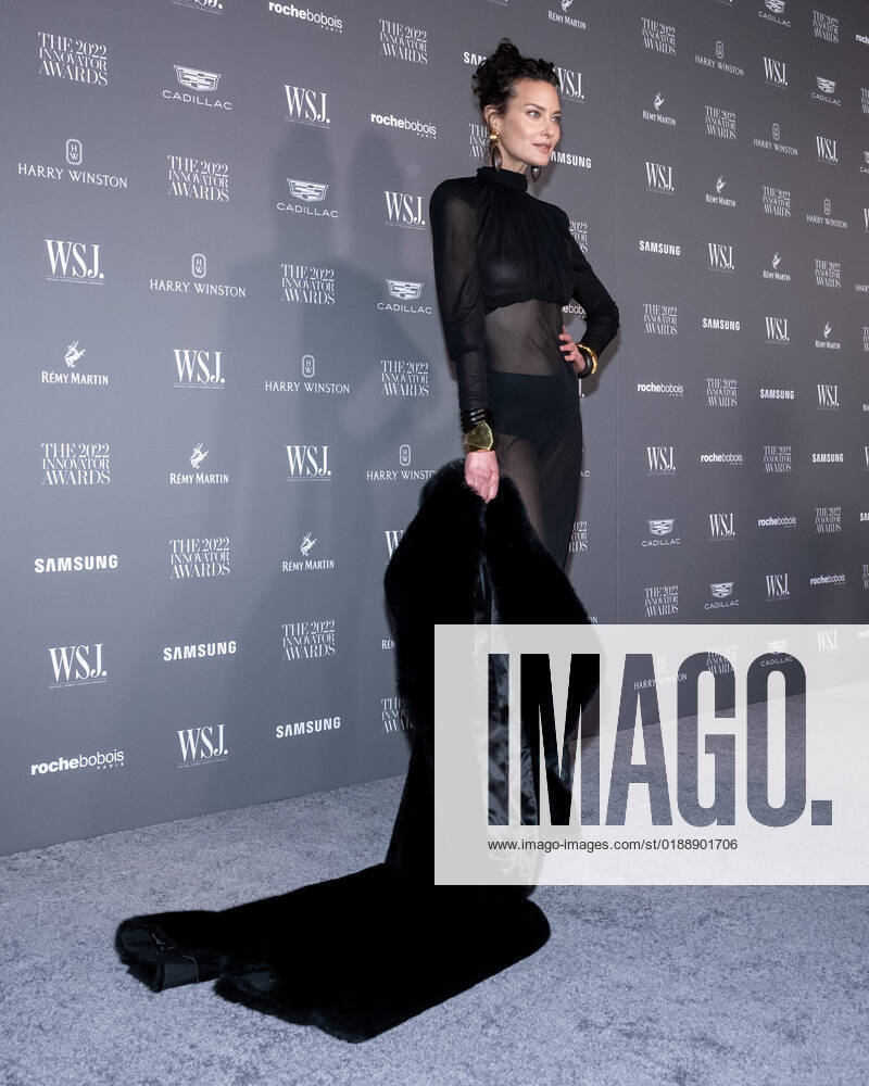 Shalom Harlow arrives on the red carpet for the WSJ. Magazine Innovator Awards at the Museum of Modern Art in New York City on Wednesday, November 2, 2022. 1 NYP20221102552 GabrielexHoltermann