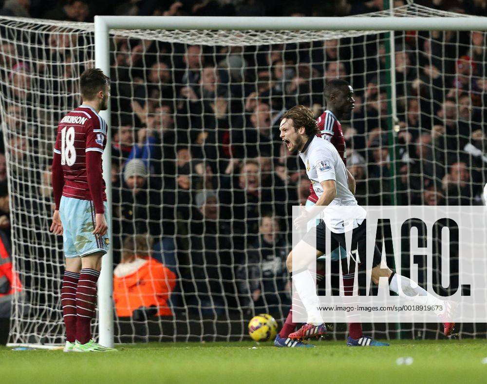 Aktuell Fußball, England, Premier League, West Ham United - Manchester United Manchester United ManU s Daley Blind celebrates scoring his sides equaliser Barclays Premier League- West Ham United vs Manchester United - Upton Park - England - 8th February 2015 - Picture David Klein Sportimage .