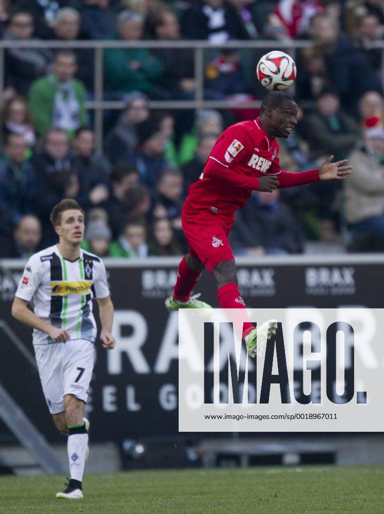 Mönchengladbach, Deutschland, 1.Fussball Bundesliga - Saison 2014 2015, Borussia Mönchengladbach - 1.FC Köln, Gladbachs Patrick Herrmann gegen Kölns Anthony Ujah