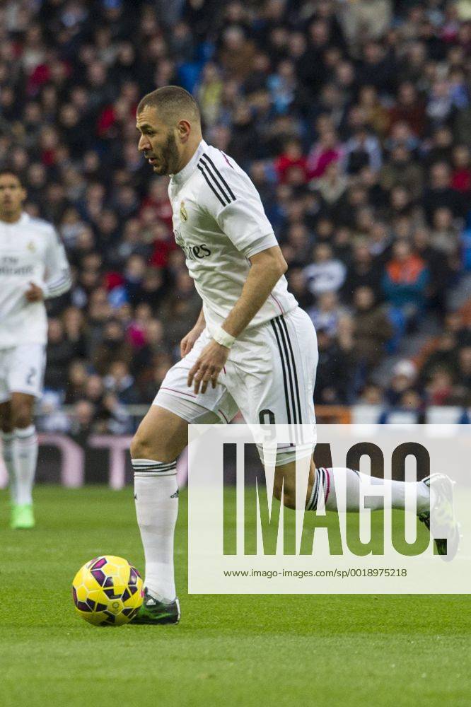 Real Madrid s Karim Benzema during 2014-15 La Liga match between Real Madrid and Deportivo de la Coruna at Santiago Bernabeu stadium in Madrid, Spain. February 14, 2015. (20150214015)