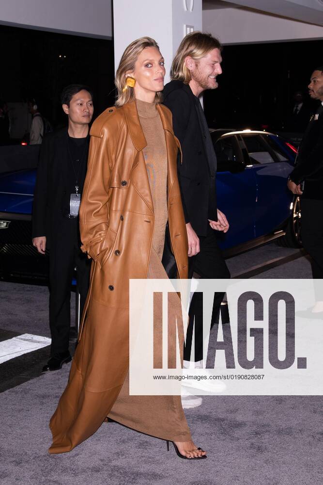 WSJ Innovator Awards-Outside Arrivals Museum of Modern Art, NY. Featuring: Anja Rubik Where: New York, New York, United States When: 02 Nov 2022 Credit: Janet Mayer startraksphoto.com Cover Images