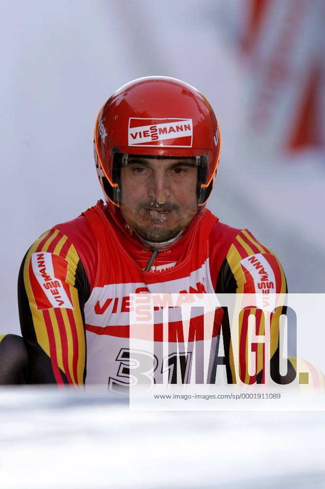 Georg Hackl (Deutschland) im Ziel Rennrodeln Herren Weltcup 2005 2006, Welt Cup, Worldcup, World, WC, Rodeln, Rennschlitten, Rennschlittensport Einzelbild Oberhof