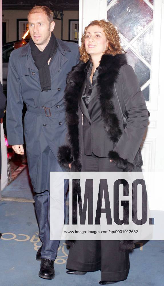 Sergej Barbarez (HSV Bosnien Herzegowina) und seine Ehefrau Ana anläßlich der Verleihung des Titels COUPLE OF THE YEAR der Zeitschrift Gala Fußball 1. BL Herren Saison 20056 2006, Hamburger SV, Preisverleihung, Auszeichnung, Paar des Jahres, Vdig Gruppe Hamburg