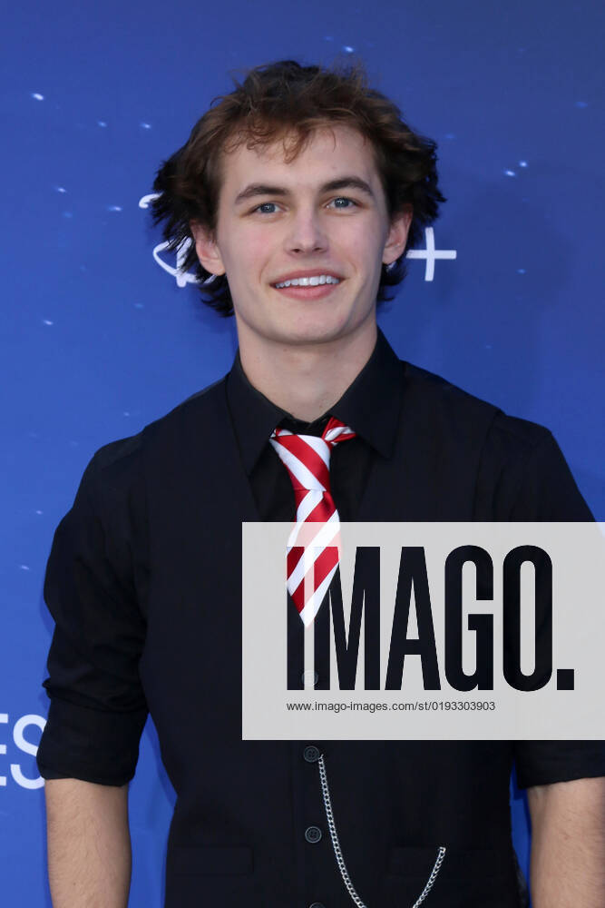 LOS ANGELES - NOV 6: Austin Kane at The Santa Clauses Premiere Screening at Walt Disney Studios on November 6, 2022 in Burbank, CA Burbank USA - ZUMAnc22 20221106_zaa_nc22_061