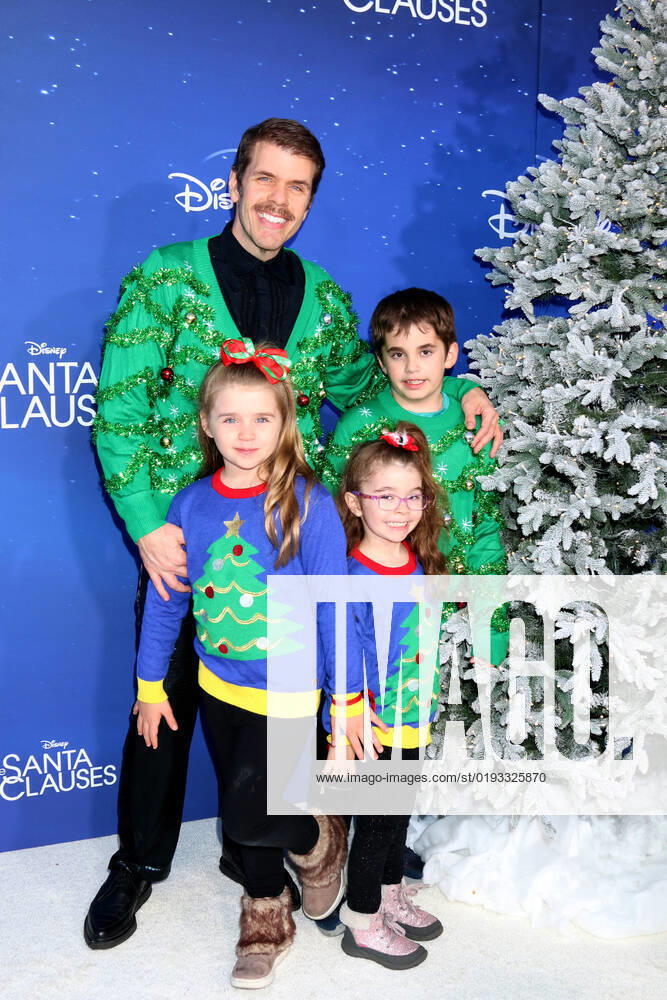 LOS ANGELES - NOV 6: Perez Hilton, children at The Santa Clauses Premiere Screening at Walt Disney Studios on November 6, 2022 in Burbank, CA Burbank USA - ZUMAb170 20221106_zap_b170_103