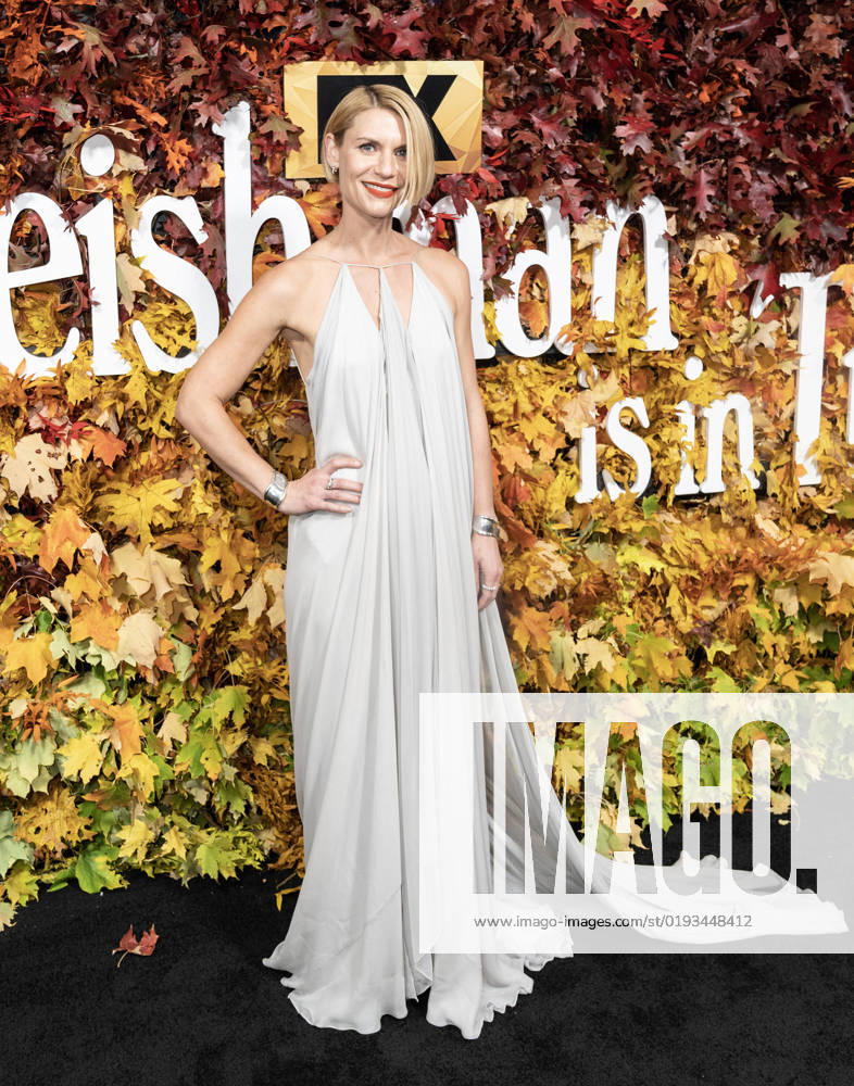 Bilder des Jahres 2022, Entertainment 11 November Entertainment Themen der Woche KW45 NY: FX’s Fleishman Is In Trouble Claire Danes wearing dress by Zac Pozen attends Hulu FX’s Fleishman Is In Trouble at Carnegie Hall New York New York United States