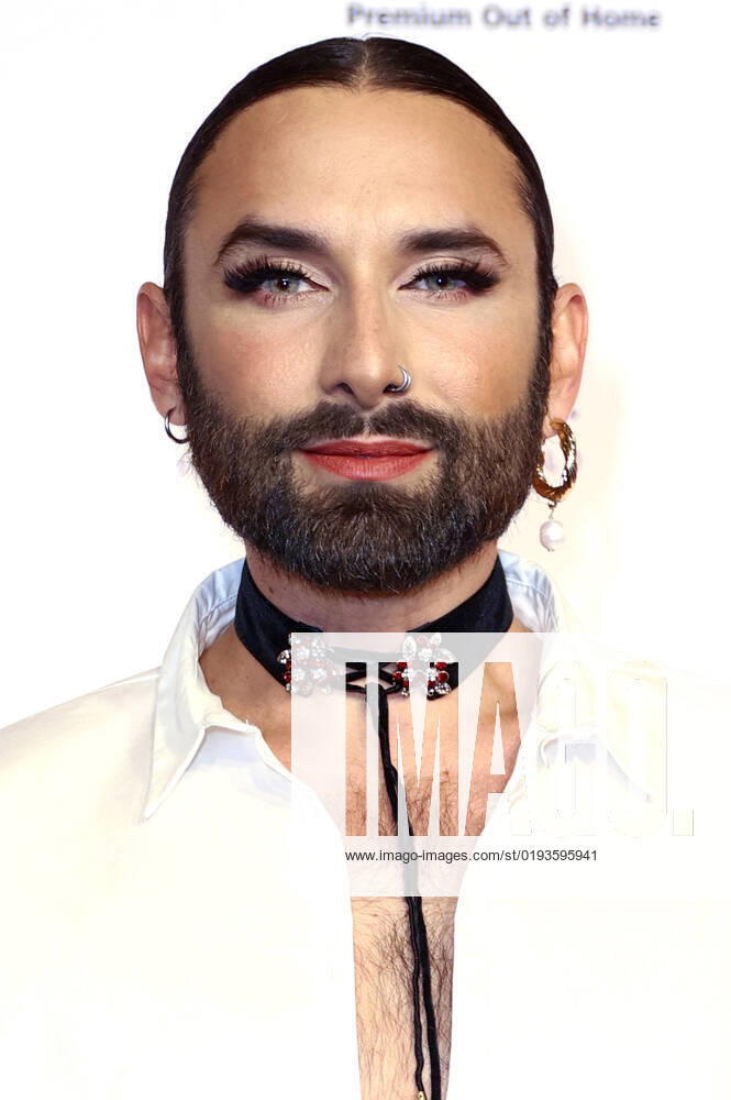 Conchita Wurst bei der 15. Verleihung der Goldenen Bild der Frau 2022 im Stage Theater Neue Flora. Hamburg