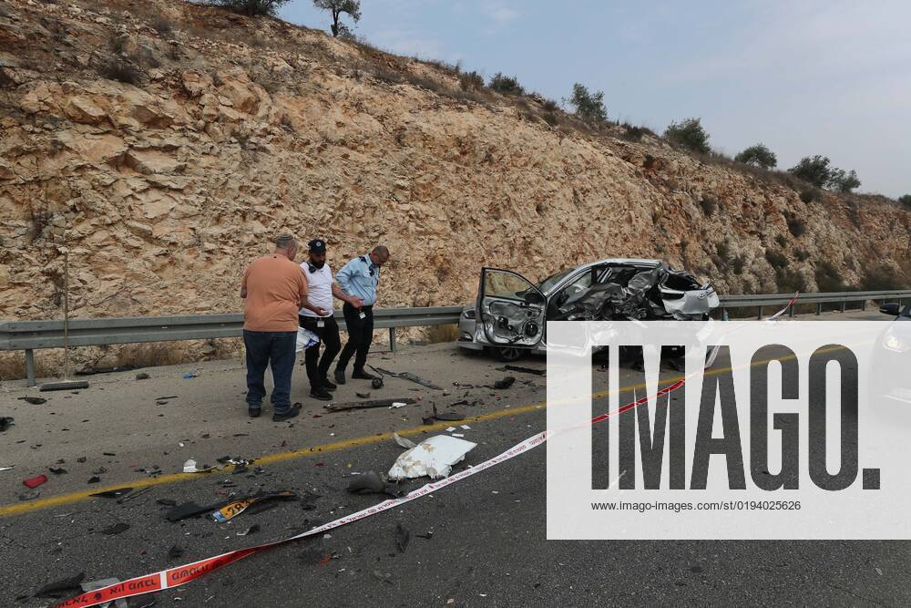 (221115) -- ARIEL, Nov. 15, 2022 -- People are seen at the scene of an attack near the Israeli settlement of Ariel in the West Bank, on Nov. 15, 2022. A Palestinian man killed three Israelis and wounded three others in an attack on Tuesday in the West Bank before being shot dead by Israeli forces, Israeli military and medics said. (Photo by Xinhua) MIDEAST-ARIEL-ATTACK MuammarxAwad