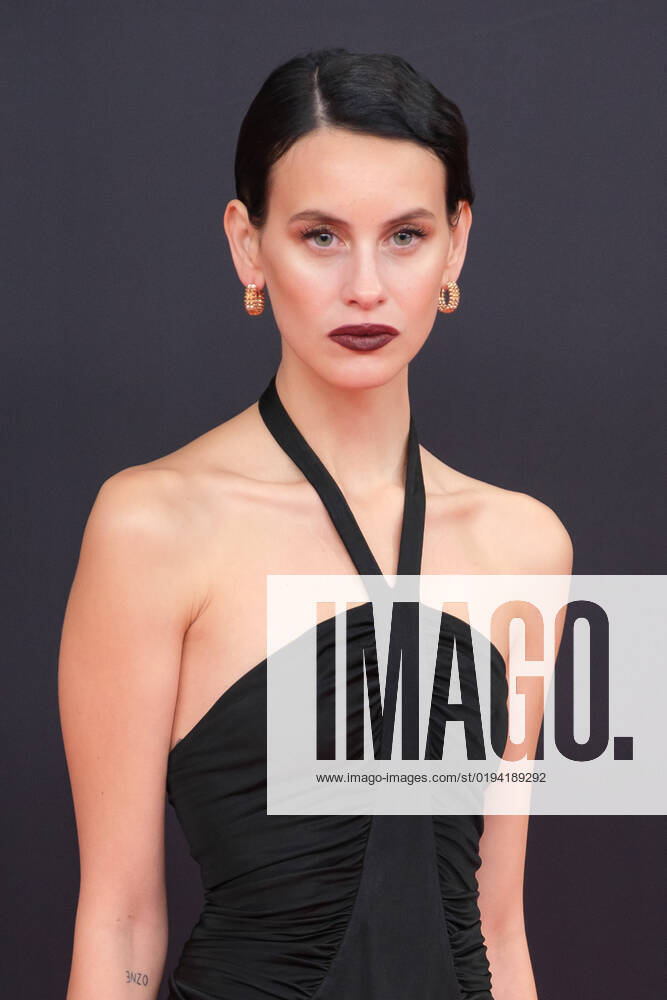 Milena Smit attends the Harper s Bazaar Women Of The Year awards 2022 at the Callao cinema in Madrid. Madrid Spain - ZUMAs197 20221116_zaa_s197_391