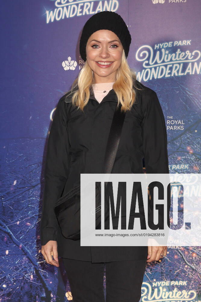 Holly Willoughby attends the Hyde Park Winter Wonderland 2022 VIP Preview Night in London. NOVEMBER 17th 2022 CMYx22482