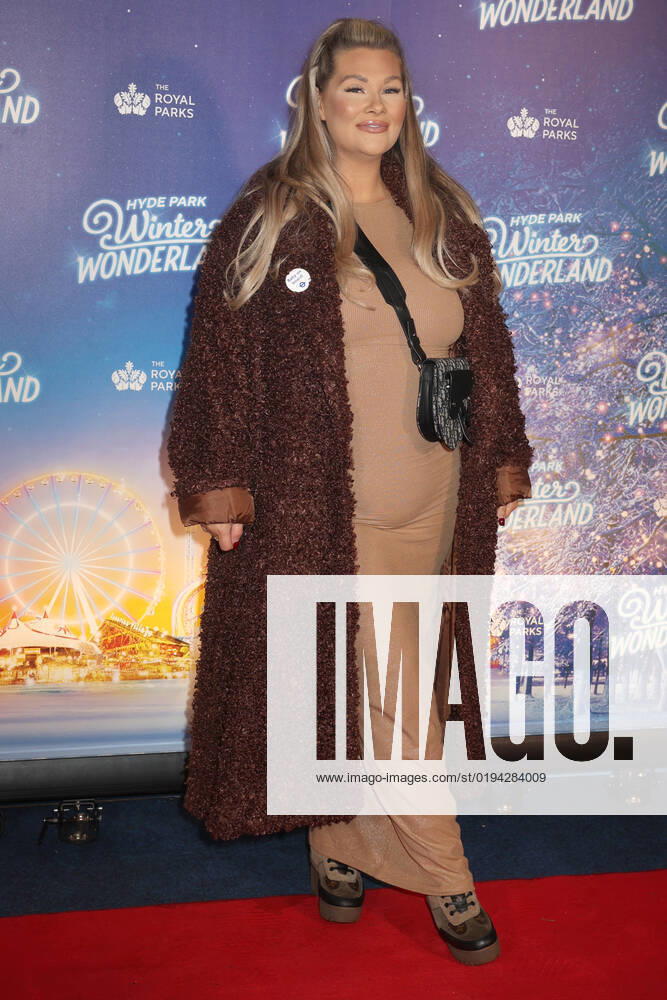 Shaughna Phillips attends the Hyde Park Winter Wonderland 2022 VIP Preview Night in London. NOVEMBER 17th 2022 CMYx22482