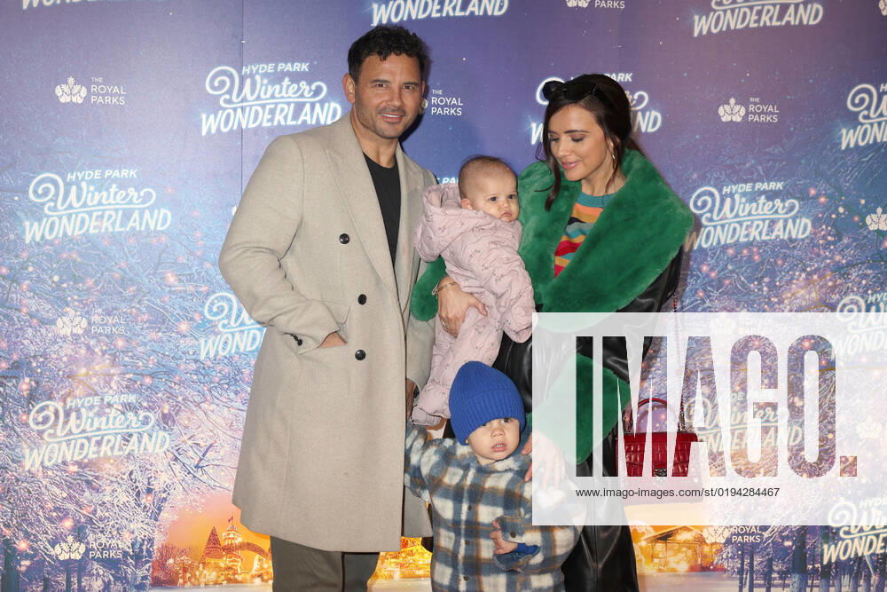 Ryan Thomas and Lucy Mecklenburgh attend the Hyde Park Winter Wonderland 2022 VIP Preview Night in London. NOVEMBER 17th 2022 CMYx22482