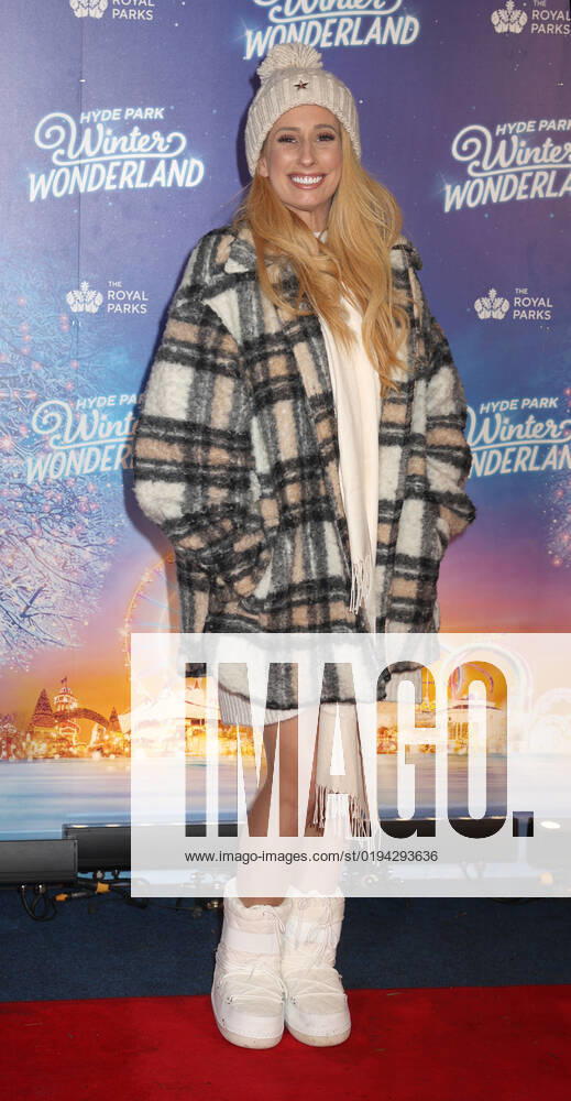 Stacey Solomon attends the Hyde Park Winter Wonderland 2022 VIP Preview Night in London. NOVEMBER 17th 2022 CMYx22482