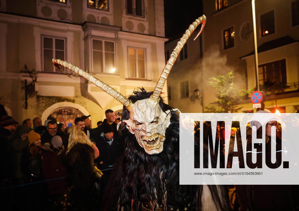Braunau am Inn, AUT, Reportage, Braunauer Krampuslauf, Themenbild, Krampuslauf, Perchtenlauf, im Bild Krampus, Percht, Perchtenlauf, Krampuslauf,