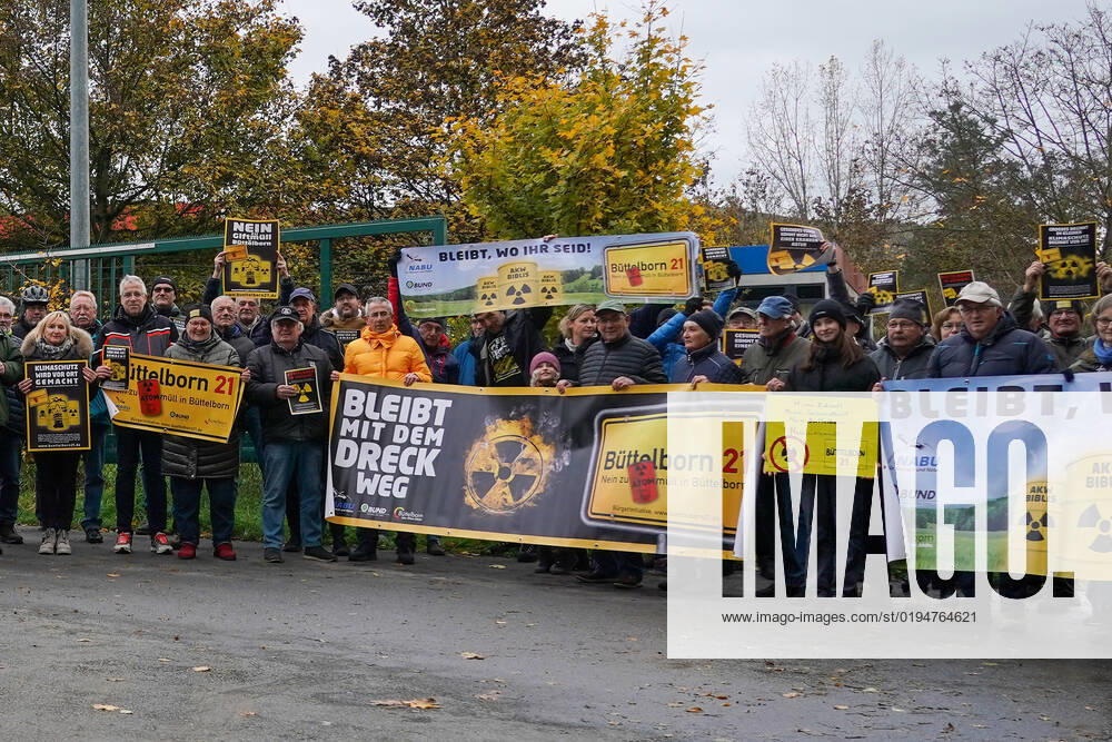 Büttelborner Bürger und die BI Büttelborn 21 protestieren gegen die Zuweisung von Atommüll - Büttelborn 22.11.2022: Protest an der Deponie gegen die Zuweisung von freigemessenen Abfällen aus dem AKW Biblis