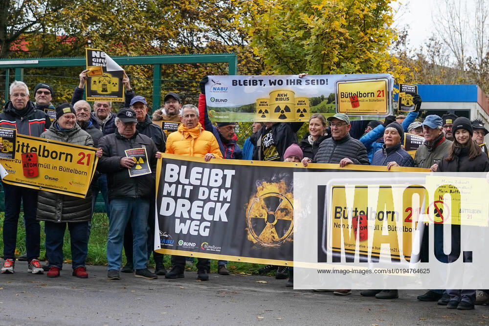 Büttelborner Bürger und die BI Büttelborn 21 protestieren gegen die Zuweisung von Atommüll - Büttelborn 22.11.2022: Protest an der Deponie gegen die Zuweisung von freigemessenen Abfällen aus dem AKW Biblis
