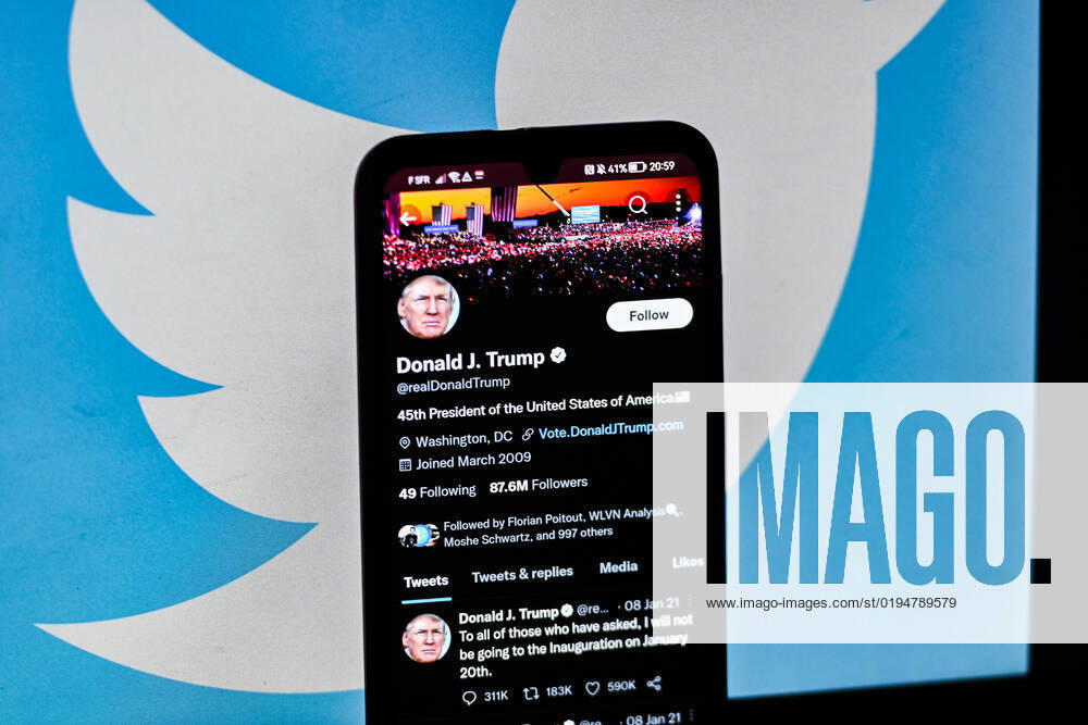 Elon Musk reactived Donald Trump s Twitter account. It was banned since 2021 - Clermont-Ferrand, November 22, 2022. Clermont Ferrand France - ZUMAf173 20221122_zip_f173_004