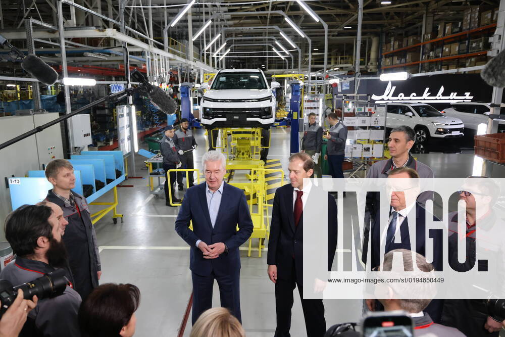KW47 RUSSIA, MOSCOW - NOVEMBER 23, 2022: Moscow Mayor Sergei Sobyanin, Denis Manturov, Russia s Deputy Prime Minister Industry and Trade Minister, and Kamaz CEO Sergei Kogogin (L-R middle) visit Moscow Automobile Plant Moskvich (MAZ Moskvich). The French carmaker Renault handed over its Russian businesses to the Russian government in May as well as its Moscow factory, later renamed to Moskvich, to the cityâ€s government. The enterprise plans to produce the first 600 vehicles this year, including 200 electric cars, and ramp up production to 50,000 in 2023 and 100,000 in 2024, with electric cars to account for a fifth of each annual figure. Anton Novoderezhkin TASS 56038774