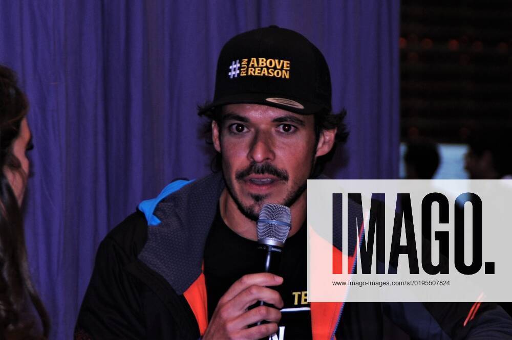 Joao Andrade ist ein internationaler Ultra-Trail Runner. Foto: Andrade auf der Sportartikel-Leitmesse Ispo 2022, Messe Muenchen