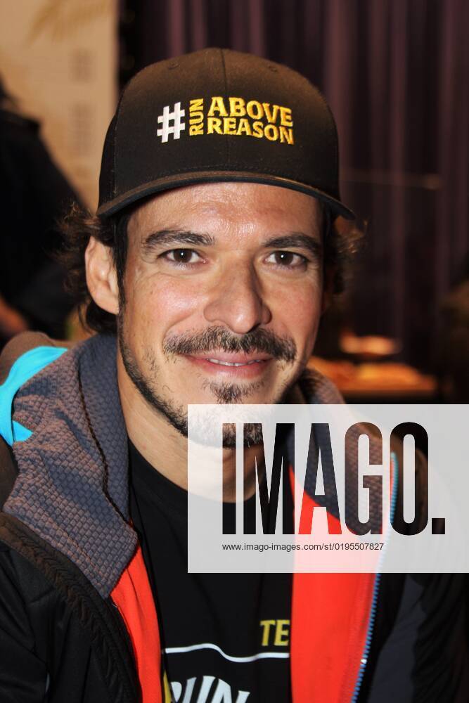 Joao Andrade ist ein internationaler Ultra-Trail Runner. Foto: Andrade auf der Sportartikel-Leitmesse Ispo 2022, Messe Muenchen