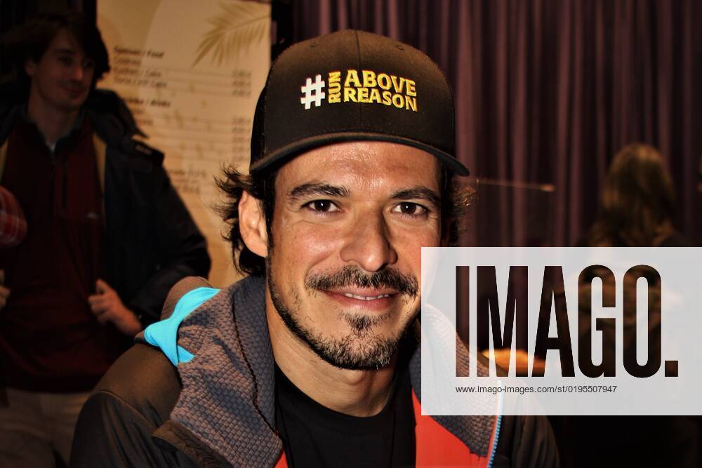 Joao Andrade ist ein internationaler Ultra-Trail Runner. Foto: Andrade auf der Sportartikel-Leitmesse Ispo 2022, Messe Muenchen
