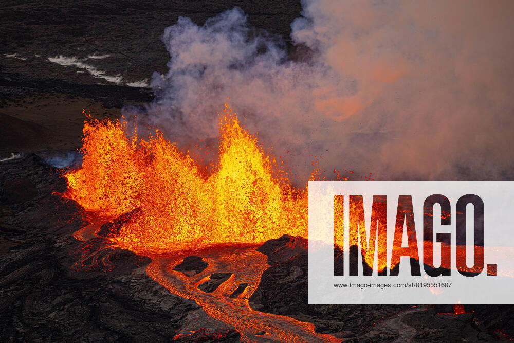 MAUNA LOA, HI - November 29, 2022: Volcanic eruption at Mauna Loa volcano on the Big Island of Hawaii on November 29, 2022. An eruption of Mauna Loa volcano started at 11:30 p.m. on Sunday, November 27, 2022 after almost 40 years.