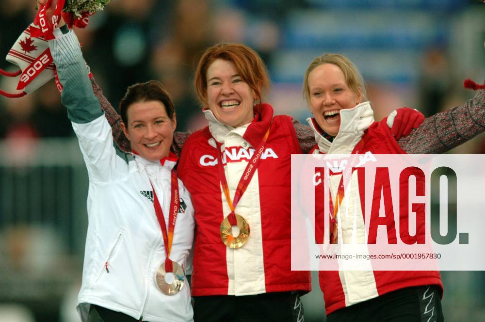 Clara Hughes (Mitte), Cindy Klassen (re., beide Kanada) und Claudia Pechstein (Deutschland) - Siegerehrung Eisschnellauf OS Winter Damen Olympische Spiele Turin 2006, Winterspiele, 5000m, 5000 m, Meter Gruppe Turin