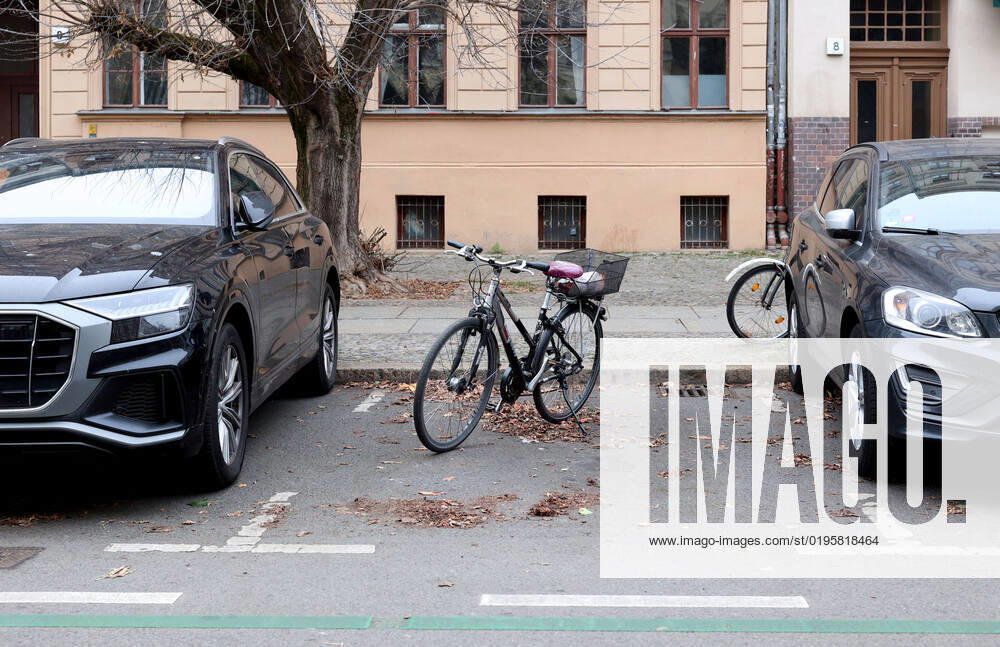 Berlin - Deutschland. Ab Januar 2023 dürfen Fahrräder auch auf Parkplätzen für Autos abgestellt werden.