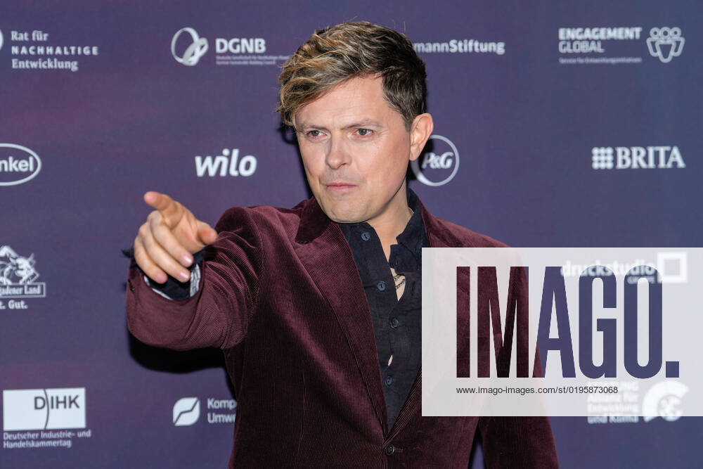 15. Deutscher Nachhaltigkeitspreis in Duesseldorf Michael Patrick Kelly der Saenger, Aktivist und Ehrenpreistraeger im Portrait auf dem Roten Teppich auf dem 15. Deutscher Nachhaltigkeitspreis im Maritim Hotel in Duesseldorf Duesseldorf Nordrhein-Westfalen Deutschland